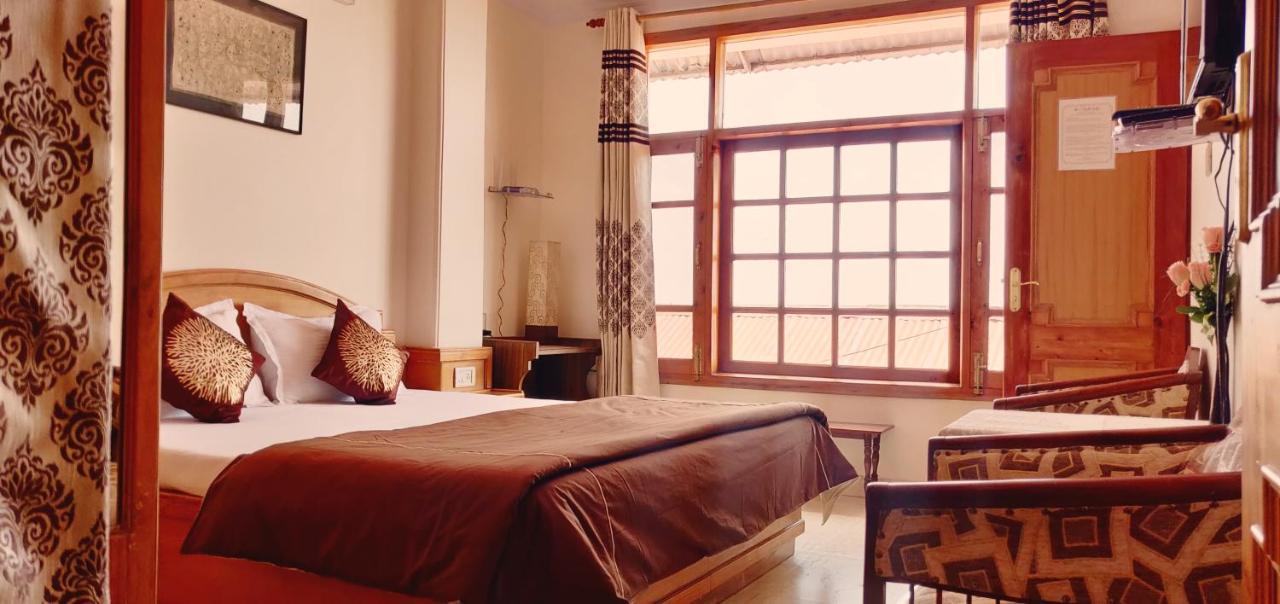 The Thistle Lodge Shimla Exterior photo
